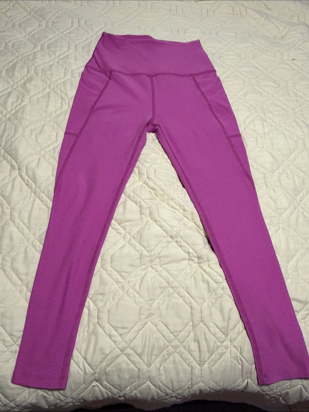 Beyond Yoga women’s size medium pink leggings